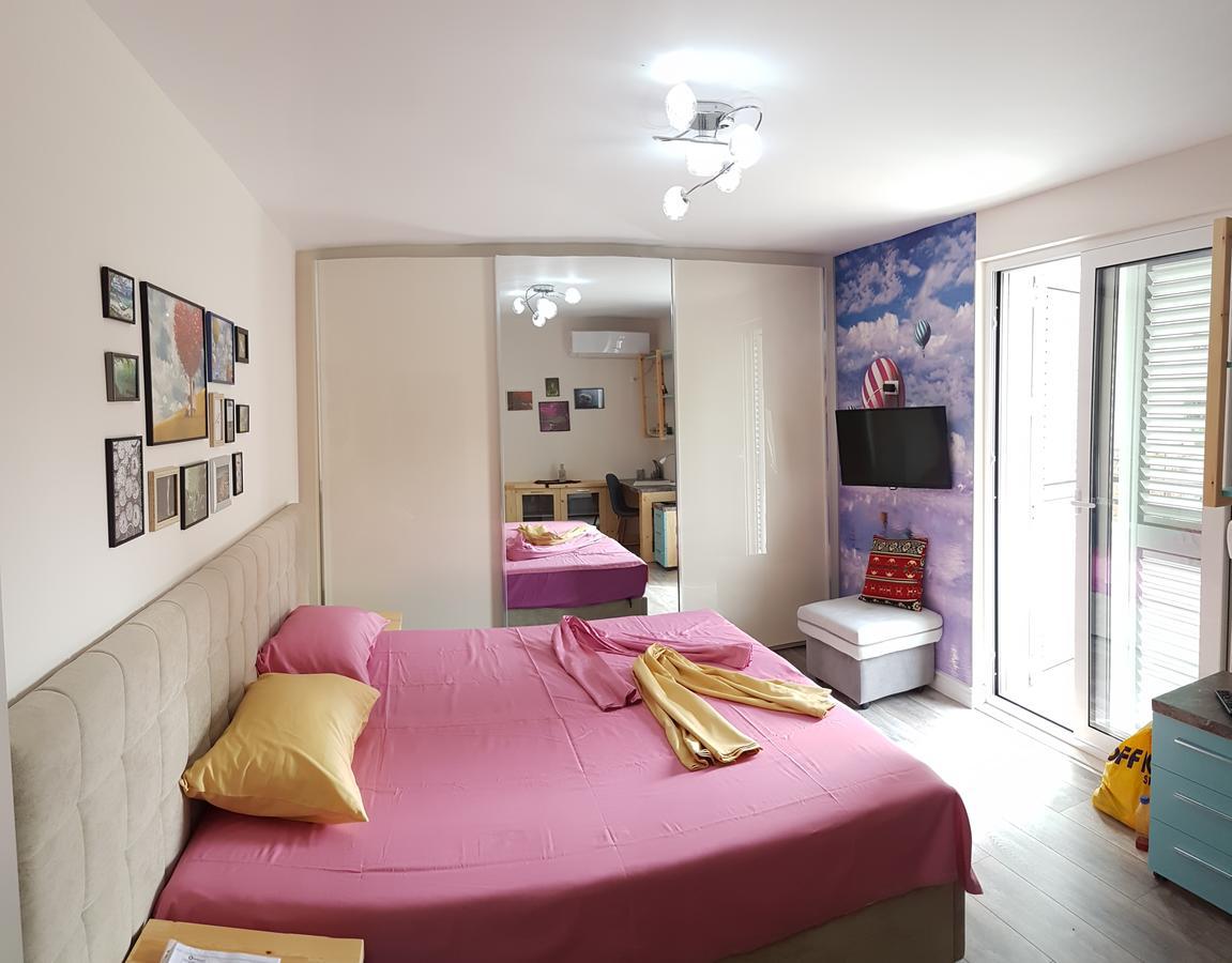 Absolute Blloku Apartment Tirana Buitenkant foto