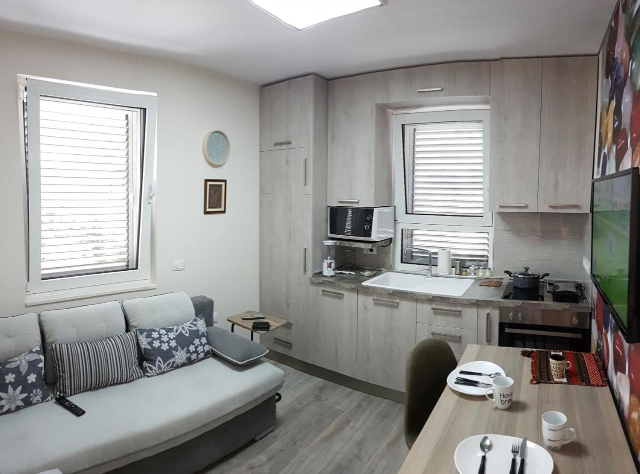 Absolute Blloku Apartment Tirana Buitenkant foto