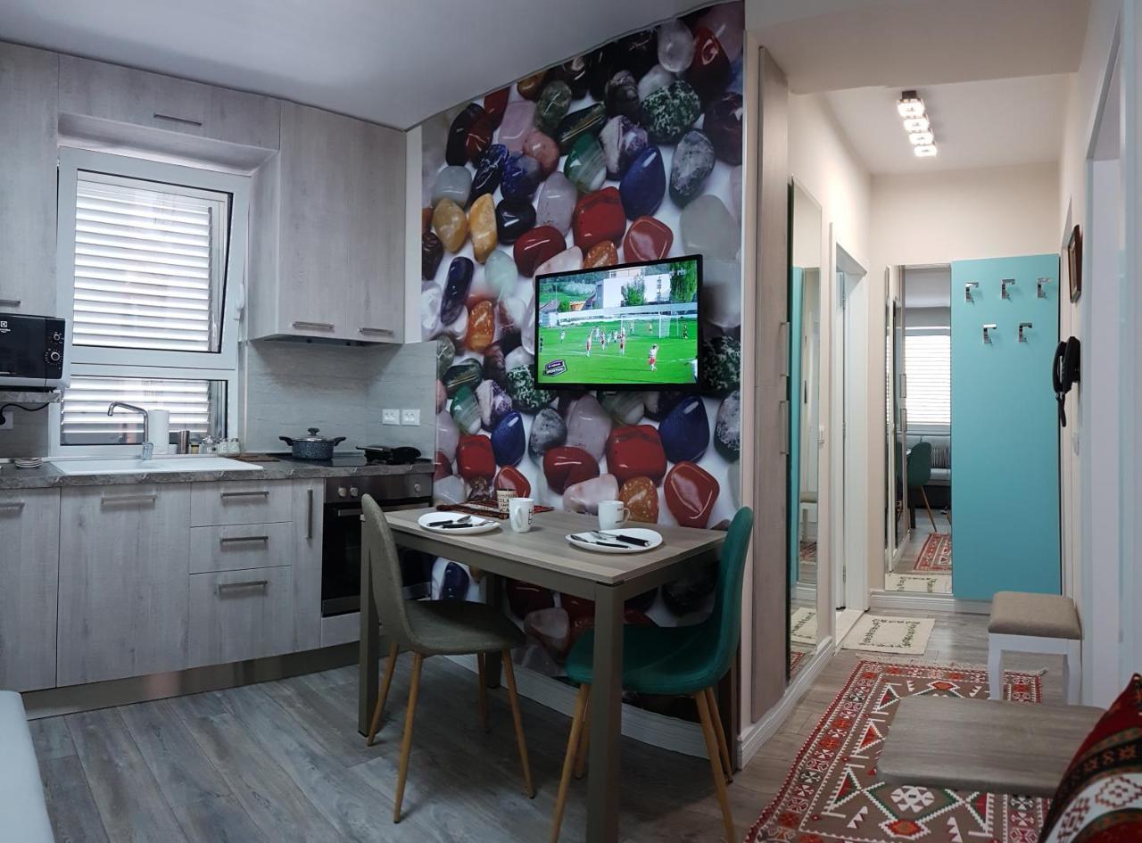 Absolute Blloku Apartment Tirana Buitenkant foto